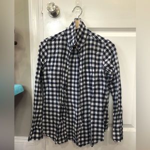 JCrew Gingham Button down Lightweight Shirt 100% Cotton (long sleeve)